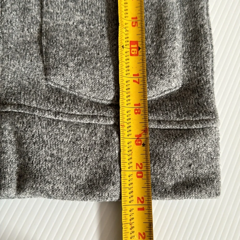 NWT Old Navy 5 button gray cardigan.  Boys size medium